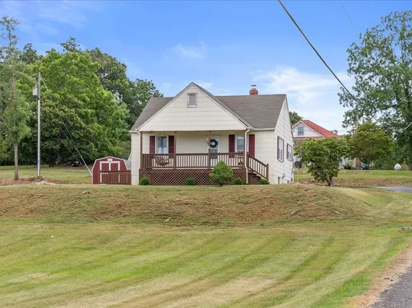 26 Bell Wood Ln, Waynesboro, VA 22980