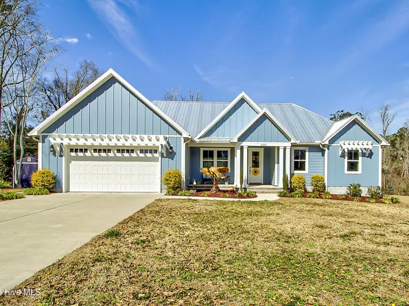 9285 Pine Street NE, Leland, NC 28451