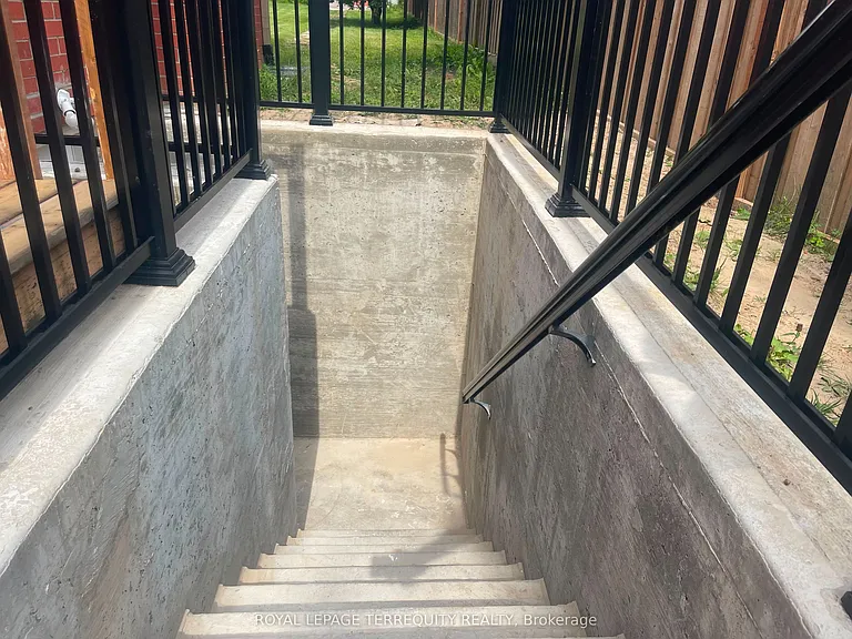 138 Cranston Ave — Photo 10