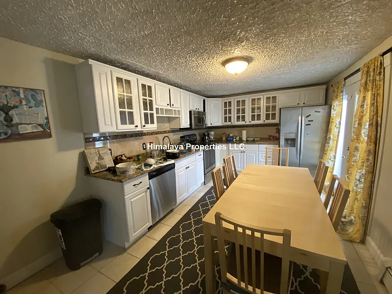 4 Gore Street Pl — Photo 2
