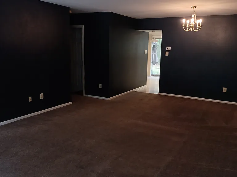 190 Victoria Ct — Photo 9