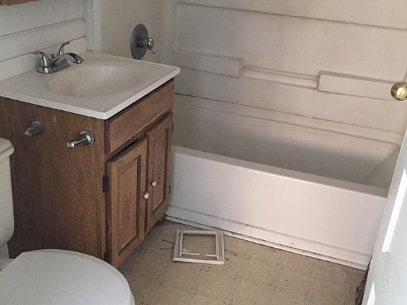 5th image of 1324 N Gladstone Ave