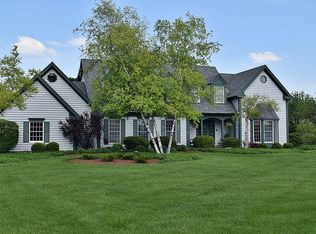 6N171 E Ridgewood Dr, St Charles, IL 60175