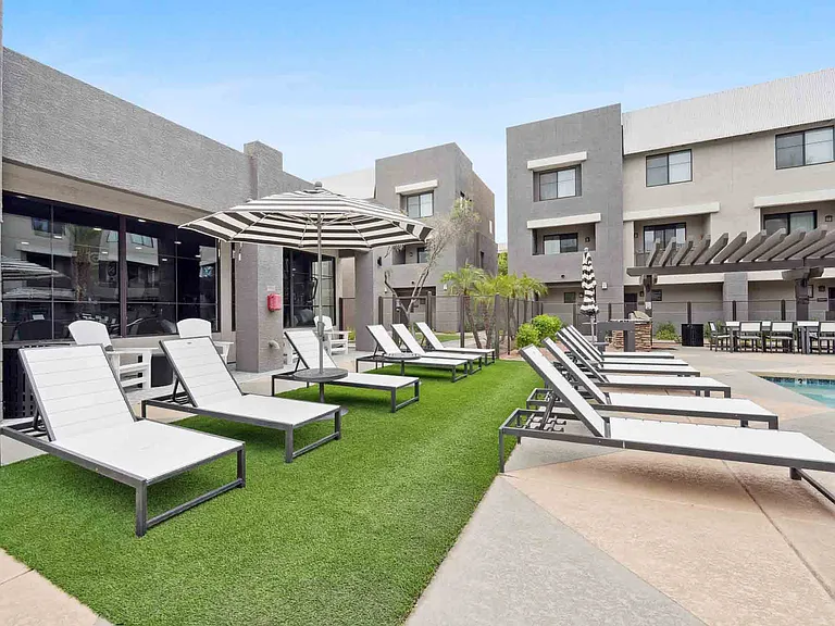 Zone Westgate, Glendale, AZ, Sundeck