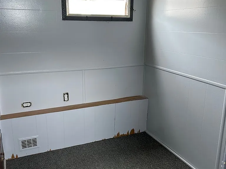 23765 Lawrence Ave — Photo 23