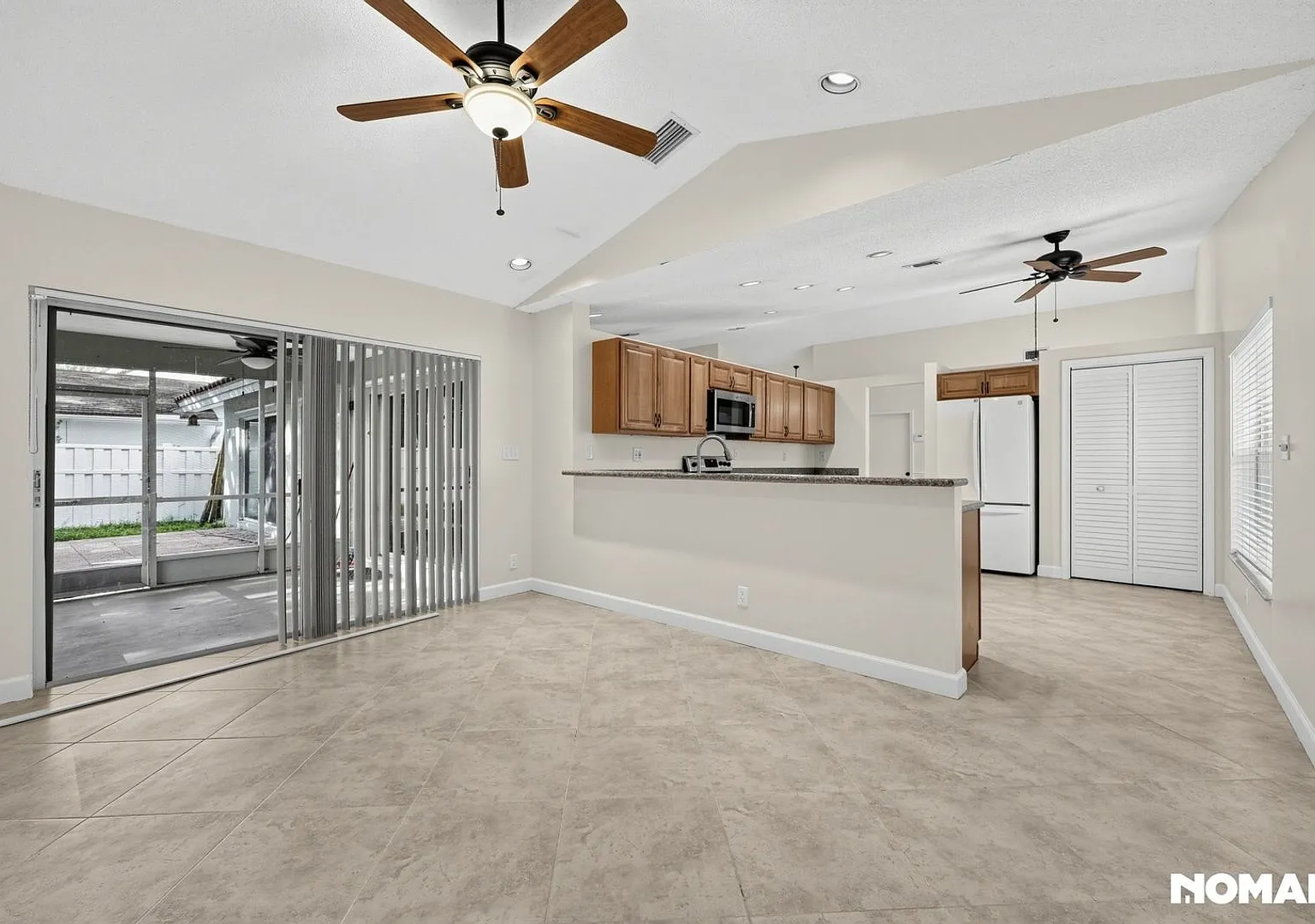 Spacious 4BR House in Coral Springs — Photo 3