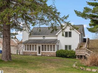 7246 S Stachnik Rd, Maple City, MI 49664