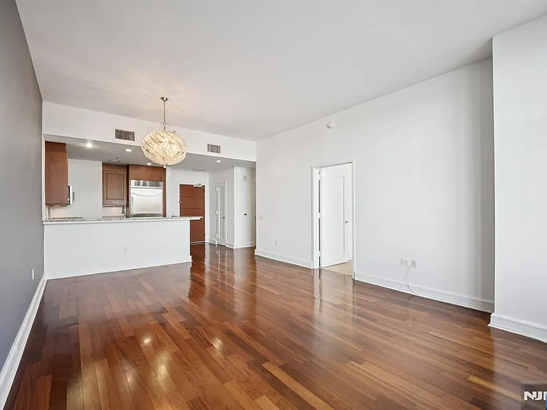 8100 River Rd #209 — Photo 5