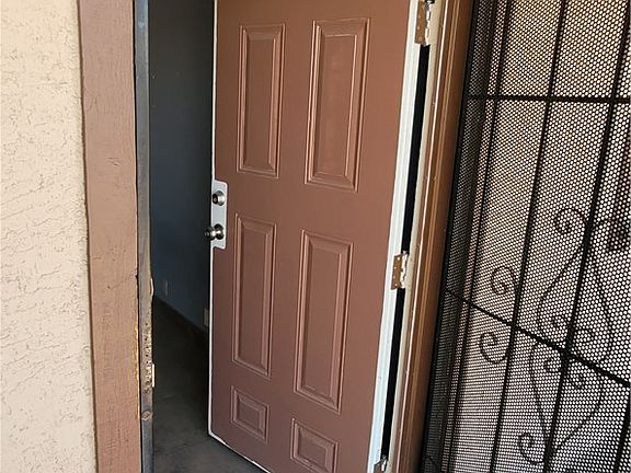 4th image of 615 S Royal Crest Cir Unit 9