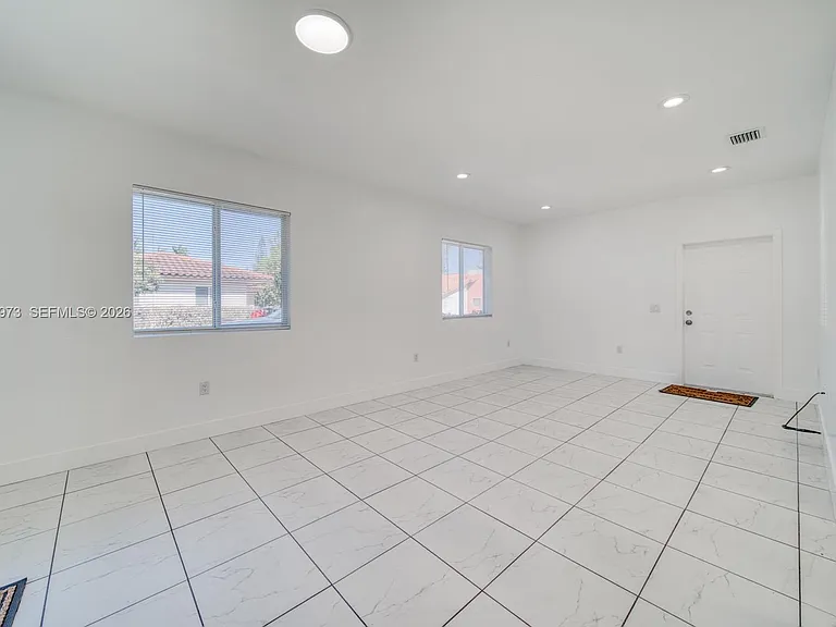 14708 NE 7th Ave #14711 — Photo 18