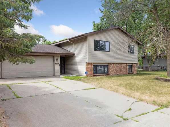 3217 74th Ave N, Brooklyn Park, MN 55443