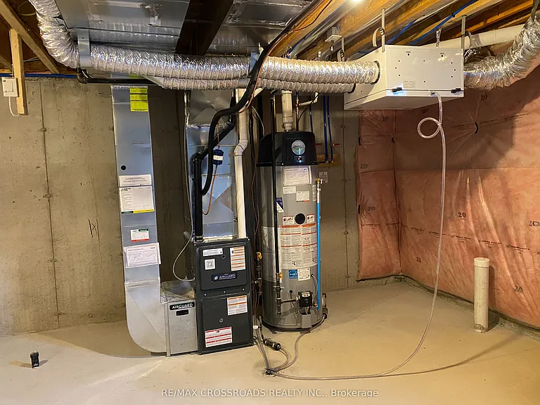 4 Kamper Ave — Photo 32