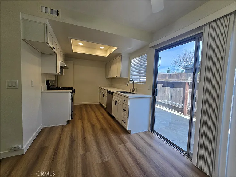 160 Greentree Ln — Photo 6