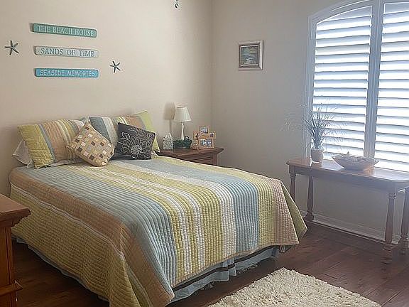 4th image of 914 Oxford Park Dr