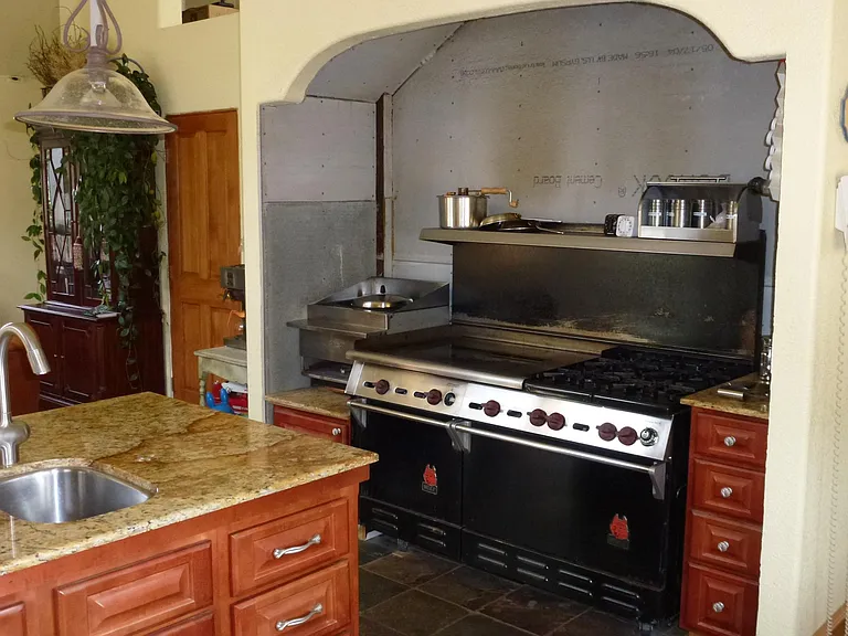 1405 Forest Rd — Photo 11