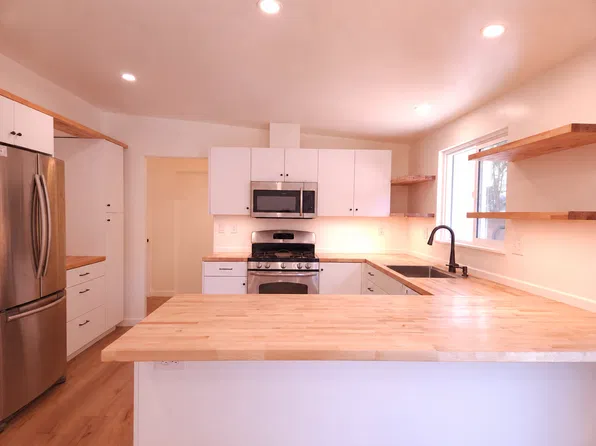 570 Apple Grove Ln #B, Santa Barbara, CA 93105