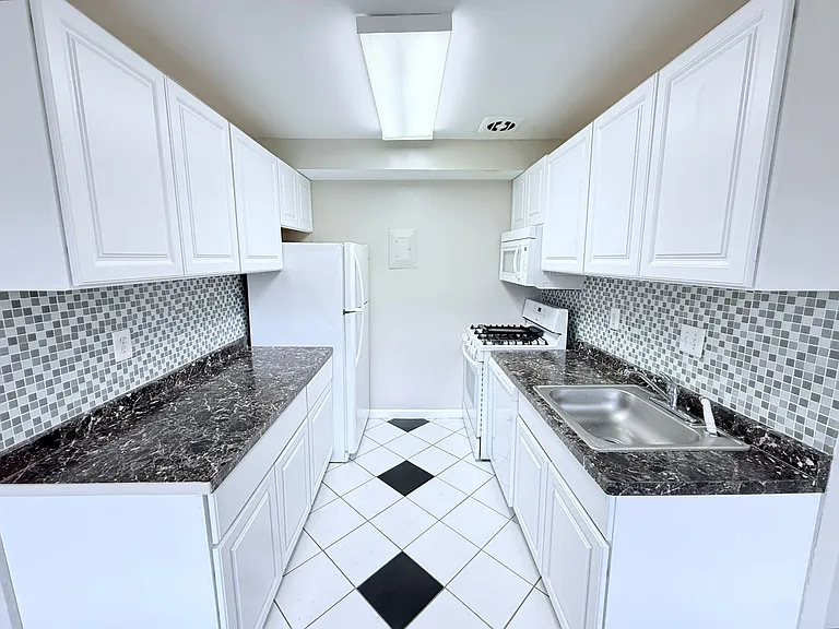 5440 85th Ave #T1 — Photo 1