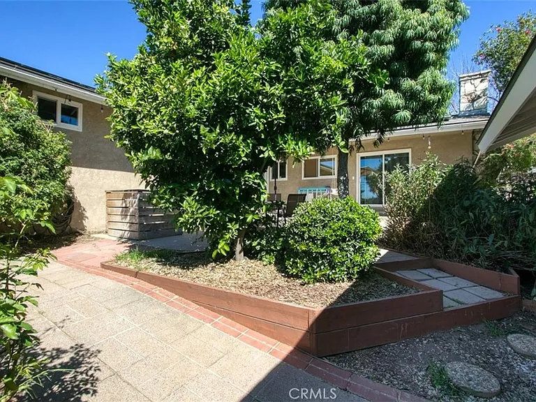 11758 Grant Dr — Photo 42