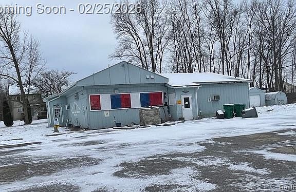 2nd image of 2260 S Belsay Rd