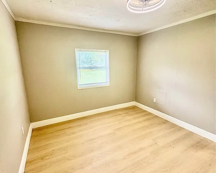 4910 Huppel Ave — Photo 7