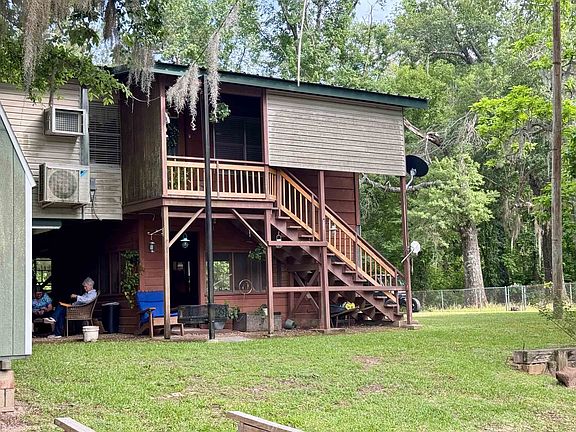 3rd image of 1553 Pine Island Rd