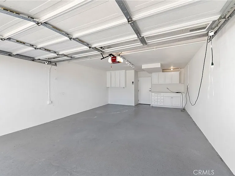 882 Acapulco St — Photo 33