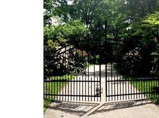 354 Sugartown Rd, Devon, PA 19333