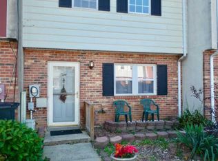 8 James Ct, Newark, DE 19702