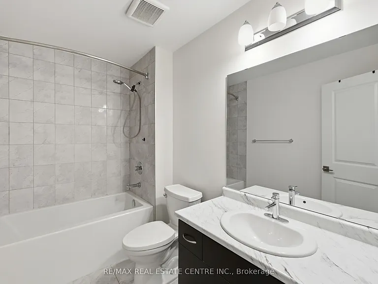 37 Greenwich Ave — Photo 40