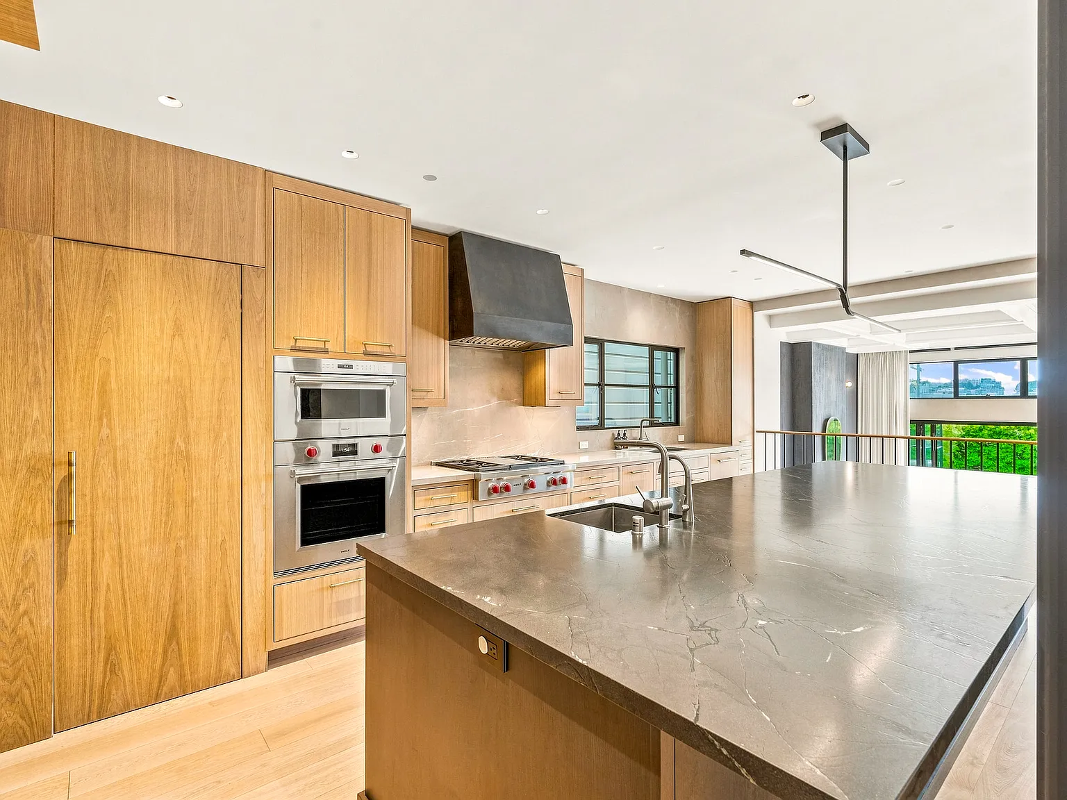 4 bed, 3.5 bath, 3026 sqft, $40,000 — Photo 3