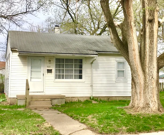 913 N Gregory St — Photo 1