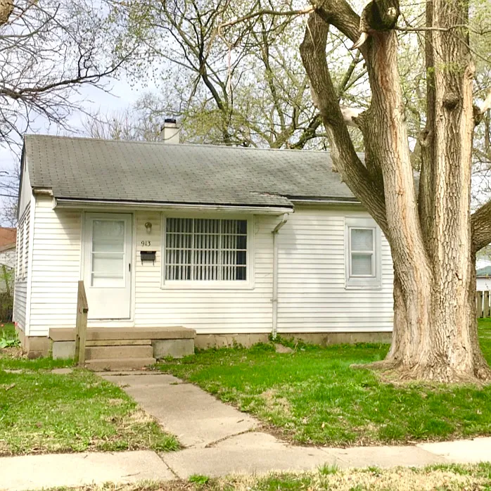 913 N Gregory St