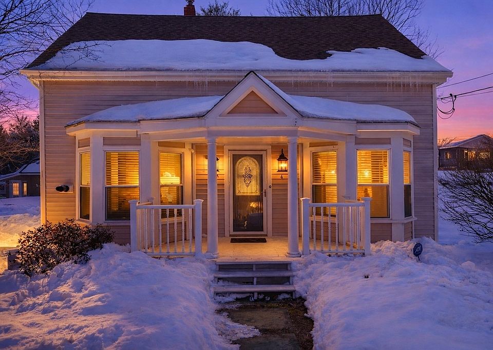 1st image of 4 Intervale Rd