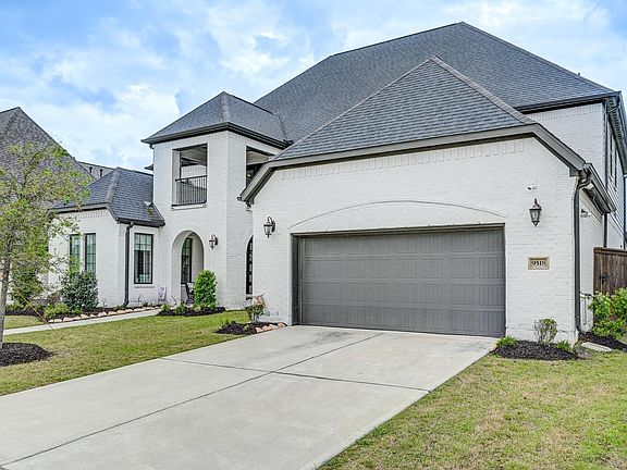3rd image of 9518 Sanger Way