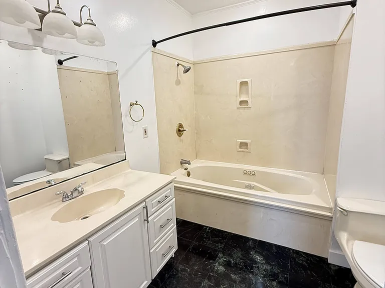 7800 Saint Charles Ave #B — Photo 10