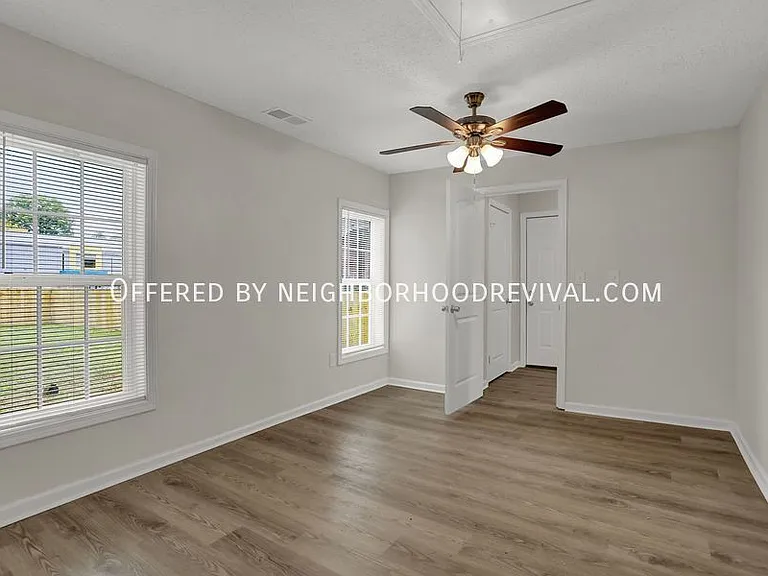 1685 S Goodlett St — Photo 17