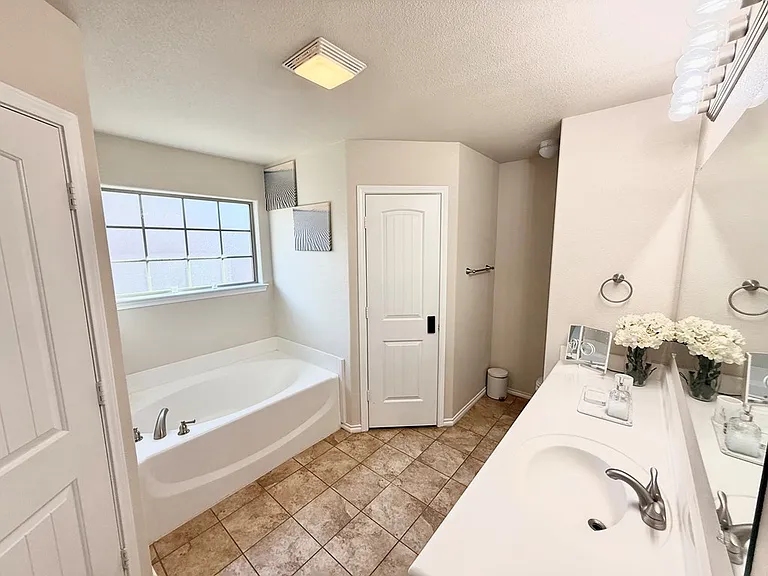 9915 Lamar Ave — Photo 19