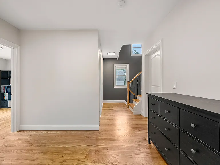 156 Phelps Ave — Photo 14