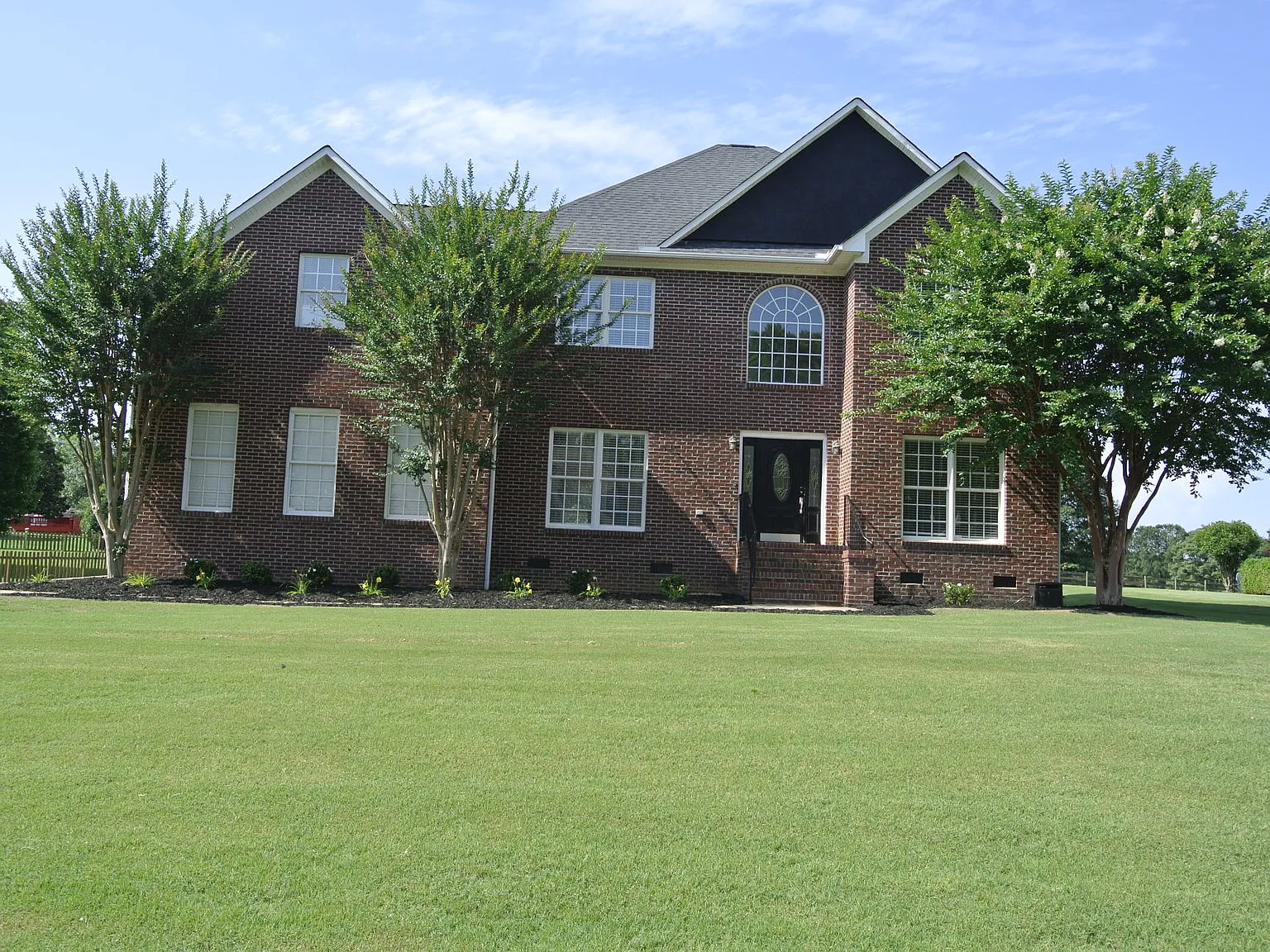 4 bed, 3.5 bath, 3062 sqft, $3,500 — Photo 1