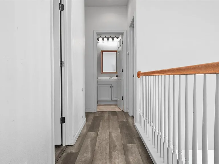 1079 Portofino Ave — Photo 9
