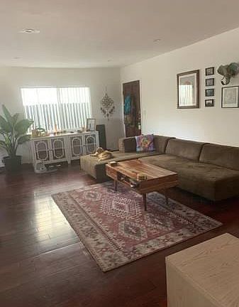 4th image of 1220 N Formosa Ave APT 1