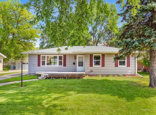 1742 11th St S, Fargo, ND 58103