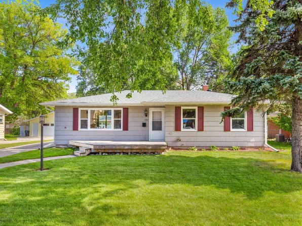 1742 11th St S, Fargo, ND 58103
