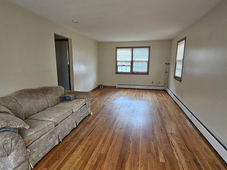 241 Circular Ave #H — Photo 7