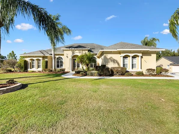 527 Dowling Cir, Lady Lake, FL 32159