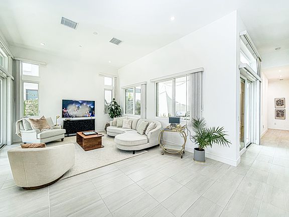 4th image of 814 Nugget Ln