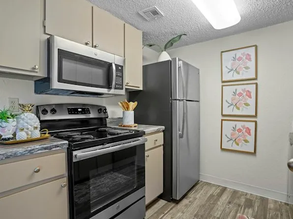 Summerfield Place Apts., 11777 N Meridian Ave #644C, Oklahoma City, OK 73162