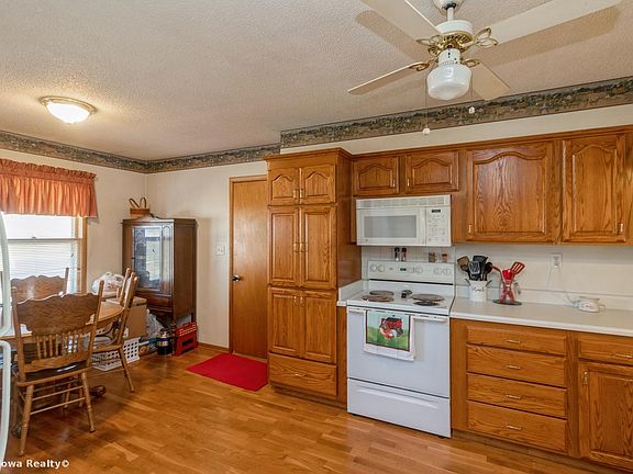 5th image of 804 S Buxton St