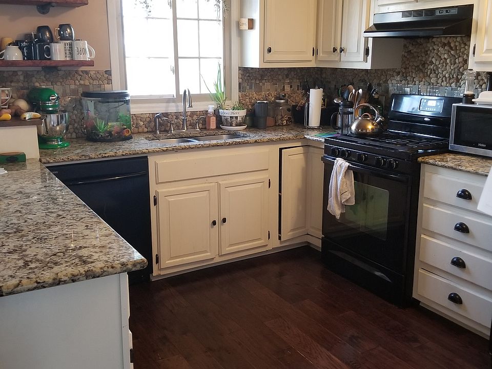 1st image of 2821 Garden Dr