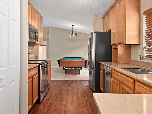5th image of 137 Heathrow Dr
